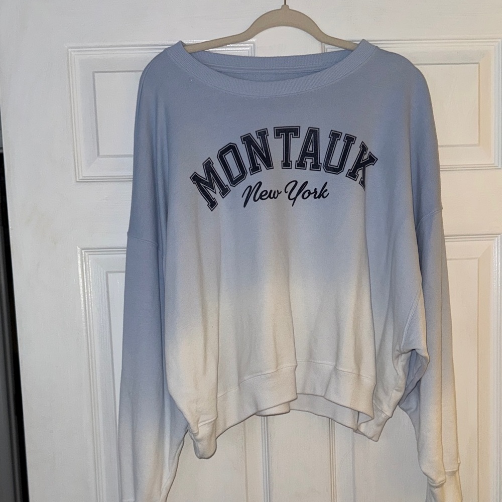 Hollister Blue and White Ombre Sweatshirt